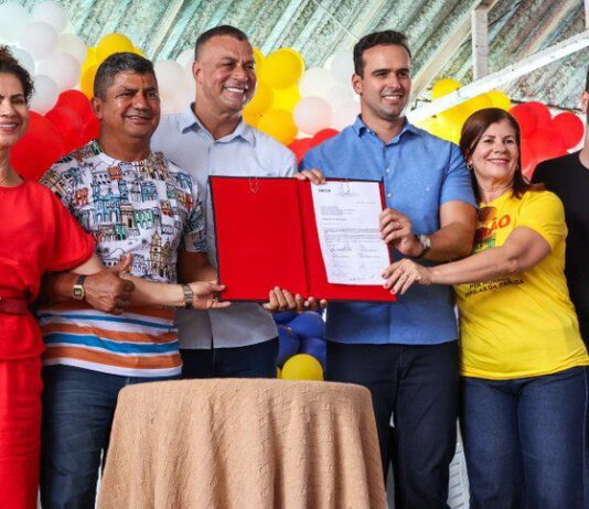 Governador Lucas Ribeiro assina contratos do Minha Casa, Minha Vida para atender 150 famílias de Sapé