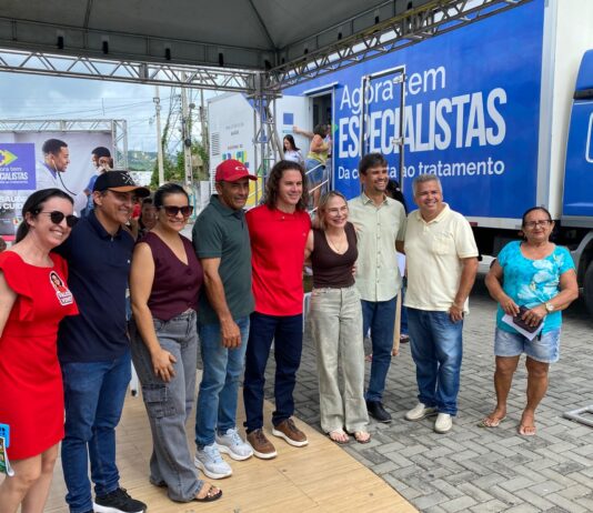 Carreta do programa “Agora tem Especialistas” conseguida por Veneziano atende população de Piancó e região