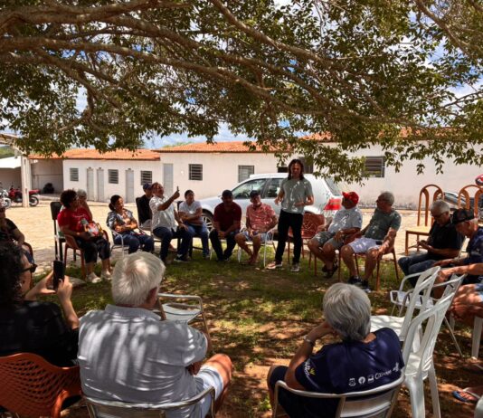 Veneziano se reúne com associações e cooperativas de Caturité, discute ações pelo desenvolvimento da região e recebe apoio à sua reeleição