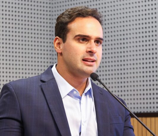 Governador Lucas Ribeiro anuncia pagamento de abril para quarta e quinta-feira