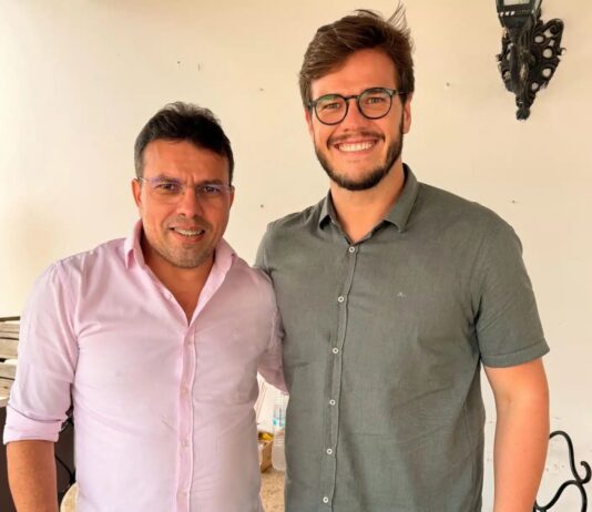 Vereador do PSB adere à base aliada do prefeito Bruno Cunha Lima, em Campina