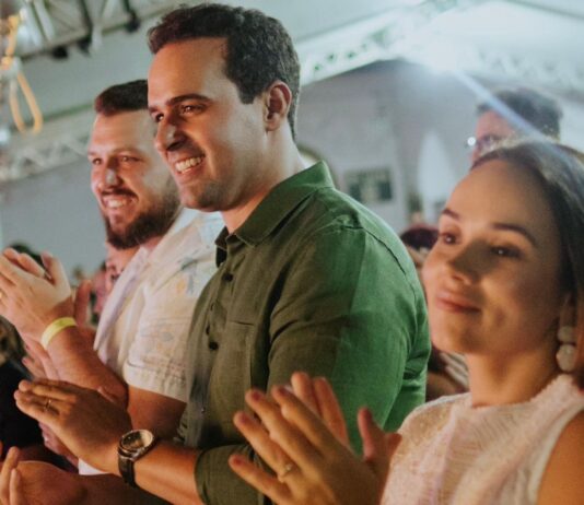 Lucas Ribeiro prestigia Paixão de Cristo de Cabedelo e destaca força do espetáculo