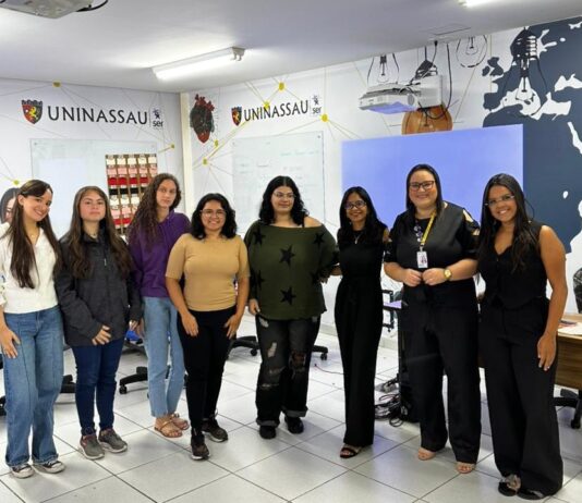 Alunas universitárias iniciam grupo feminino na área da tecnologia
