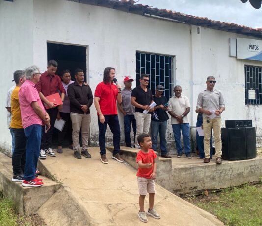Veneziano participa de evento do Dia do Trabalhador e debate propostas para assentamentos do sertão paraibano