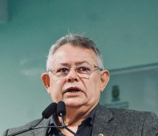 Pimentel Filho propõe criação de programa oftalmológico para estudantes da rede estadual em Campina Grande
