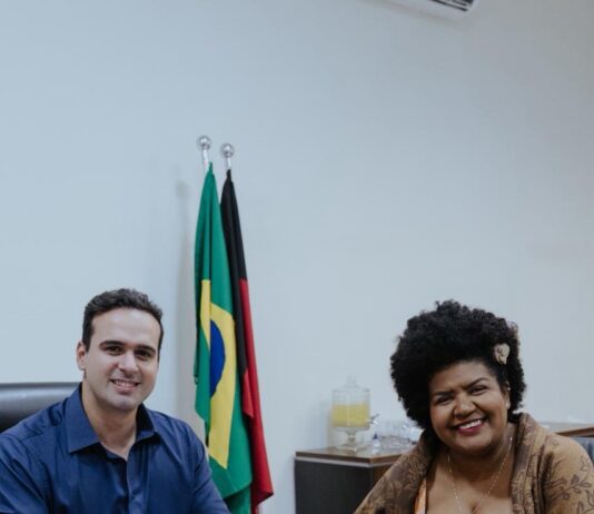 Vereadora Jô Oliveira apresenta demandas de Campina Grande em reunião com o governador Lucas Ribeiro
