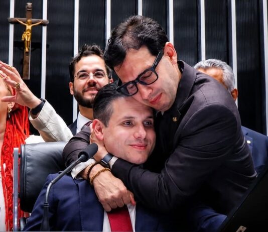 Deputado Léo Prates exalta liderança de Hugo Motta após aprovação histórica do fim da escala 6×1