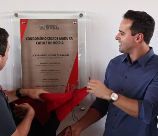 Governador Lucas Ribeiro entrega Cidade Madura de Catolé do Rocha e assina ordem de serviço do Centro Poliesportivo de São Bento