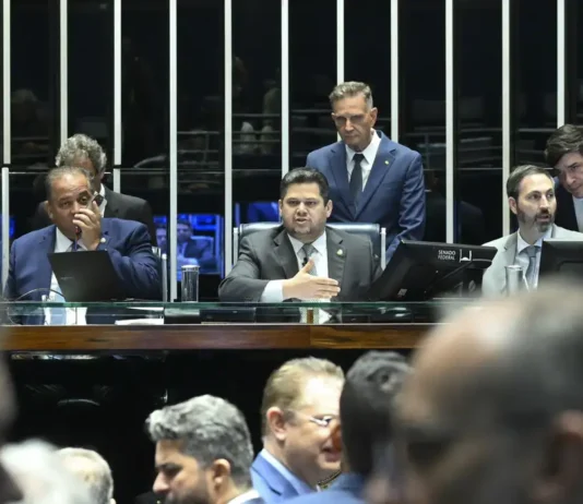 Dosimetria: Alcolumbre promulga lei que beneficia condenados pelo 8/1 Congresso Nacional derrubou veto do presidente Lula, na semana passada