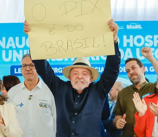 Lula defende Pix e diz que sistema brasileiro assusta norte-americanos. Presidente cobra explicação de Trump sobre nova taxação