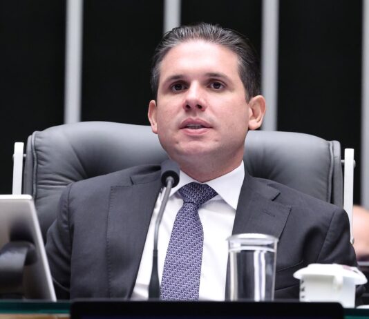 Hugo Motta cobra agilidade para licença ambiental do Eixo Piancó e reforça compromisso com segurança hídrica do Sertão
