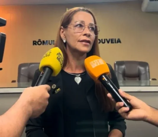 Aninha Cardoso questiona mudanças na escala de fisioterapeutas e cobra esclarecimentos da Prefeitura de Campina Grande