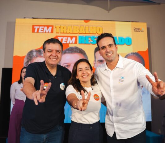 Diego Tavares reúne multidão em plenária no Geisel e fortalece pré-candidatura à Assembleia Legislativa*