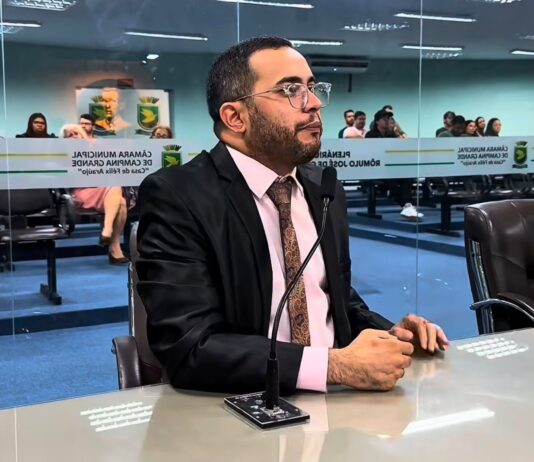 Rafafá apresenta projetos em defesa do bem-estar animal em Campina Grande