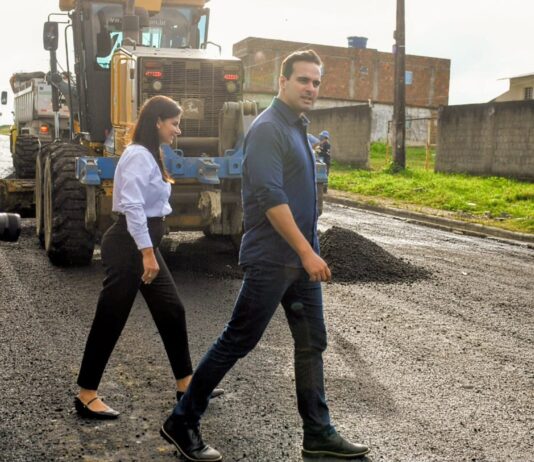 Lucas Ribeiro visita obras dos distritos industriais de Campina e de extensão da avenida Floriano Peixoto