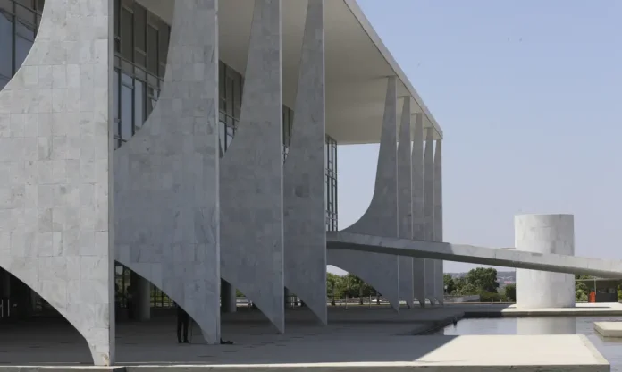 fachada_do_palacio_do_planalto_antcrz_abr_2709221136
