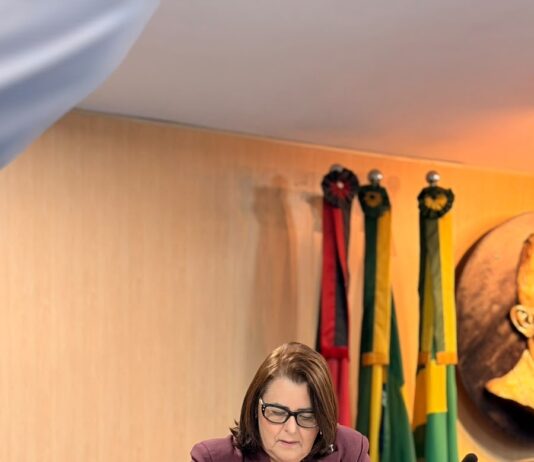Valéria Aragão apresenta projeto para orientar cidadãos sobre direitos na saúde pública de Campina Grande