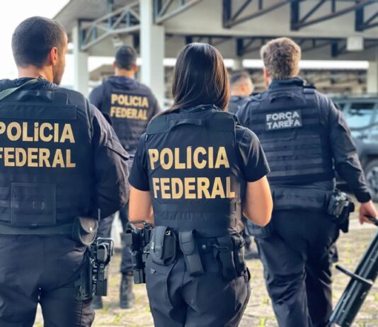 PF mira deputado Mário Frias em operação sobre filme de Bolsonaro