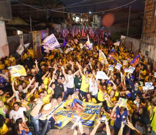Romero faz caminhada histórica no Pedregal