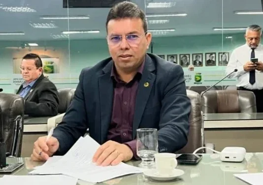 Márcio Guedes reitera pedido e busca garantir iluminação de rua para moradores do Sítio Estreito