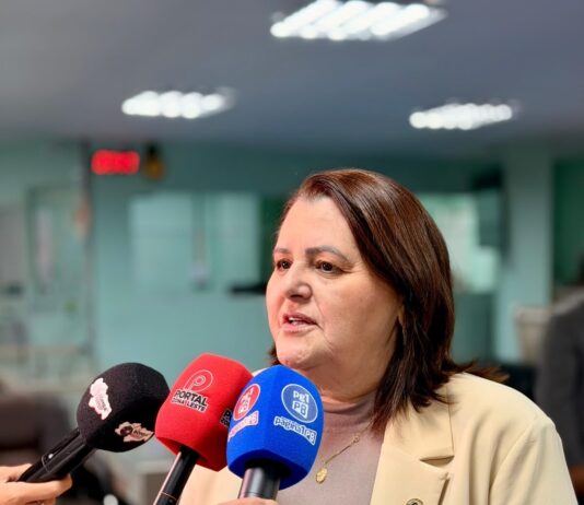 Controle rígido nas escolas: Valéria Aragão quer crachá e cadastro obrigatório para visitantes em Campina Grande