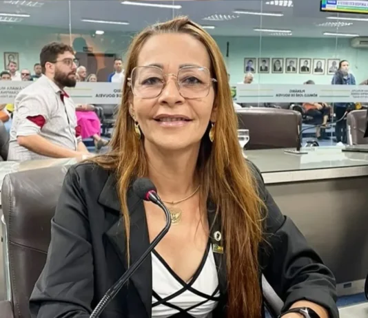 Aninha Cardoso critica situação de creches e unidades de saúde e cobra transparência na aplicação de recursos em Campina Grande