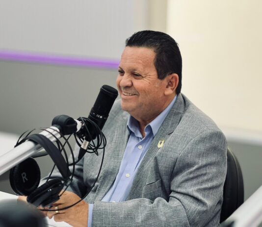 Após mobilização de Olimpio Oliveira, prefeito se compromete a pagar subvenções sociais em atraso